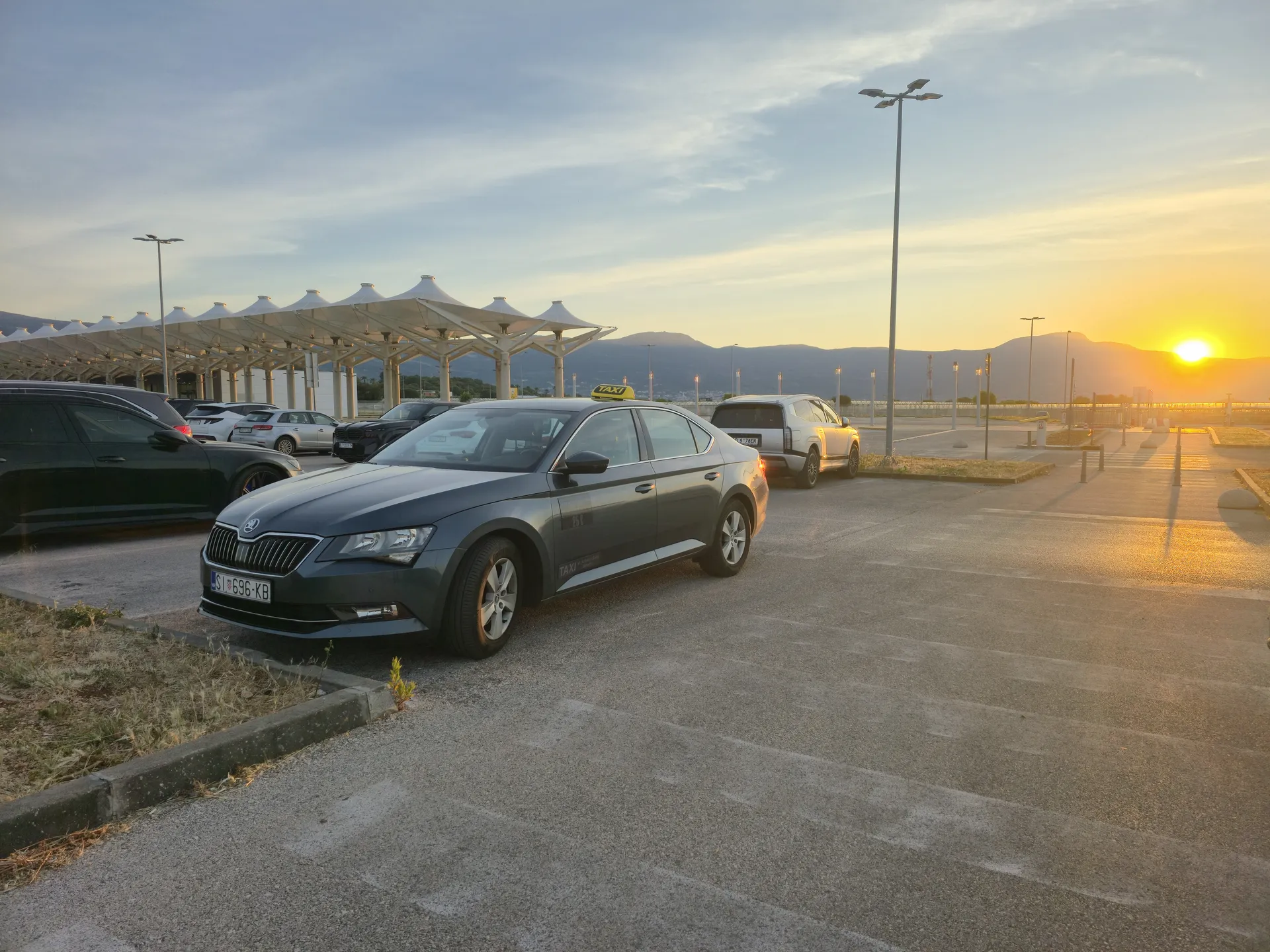 Taxi Skradin to Zadar Airport: TAXI Antonio's Škoda Superb